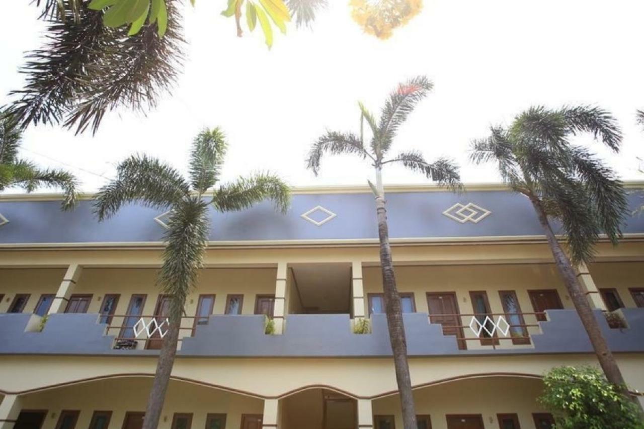 Reddoorz Plus @ Karet Pedurenan 3 Jakarta Exterior photo